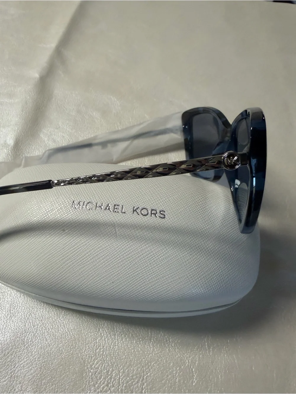 Michael Kors sophisticated cat